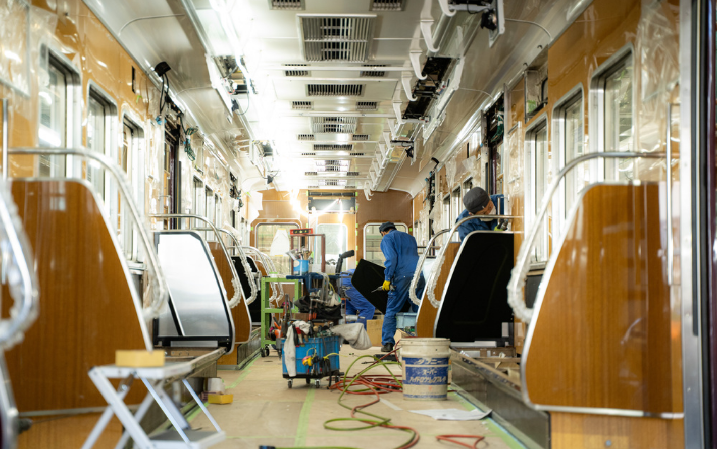 仲間と技術を結集し、精密な車両をつくり上げる協働の力